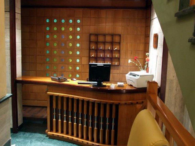 Nov Hotel Tiranë Eksteriør bilde