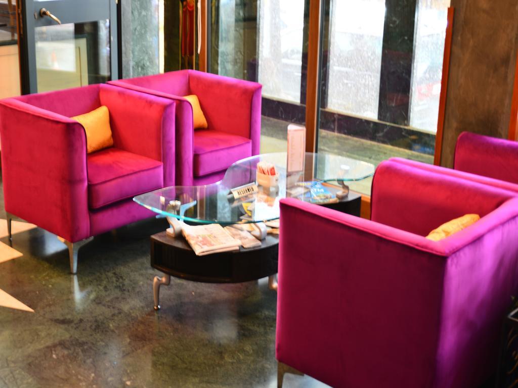Nov Hotel Tiranë Eksteriør bilde