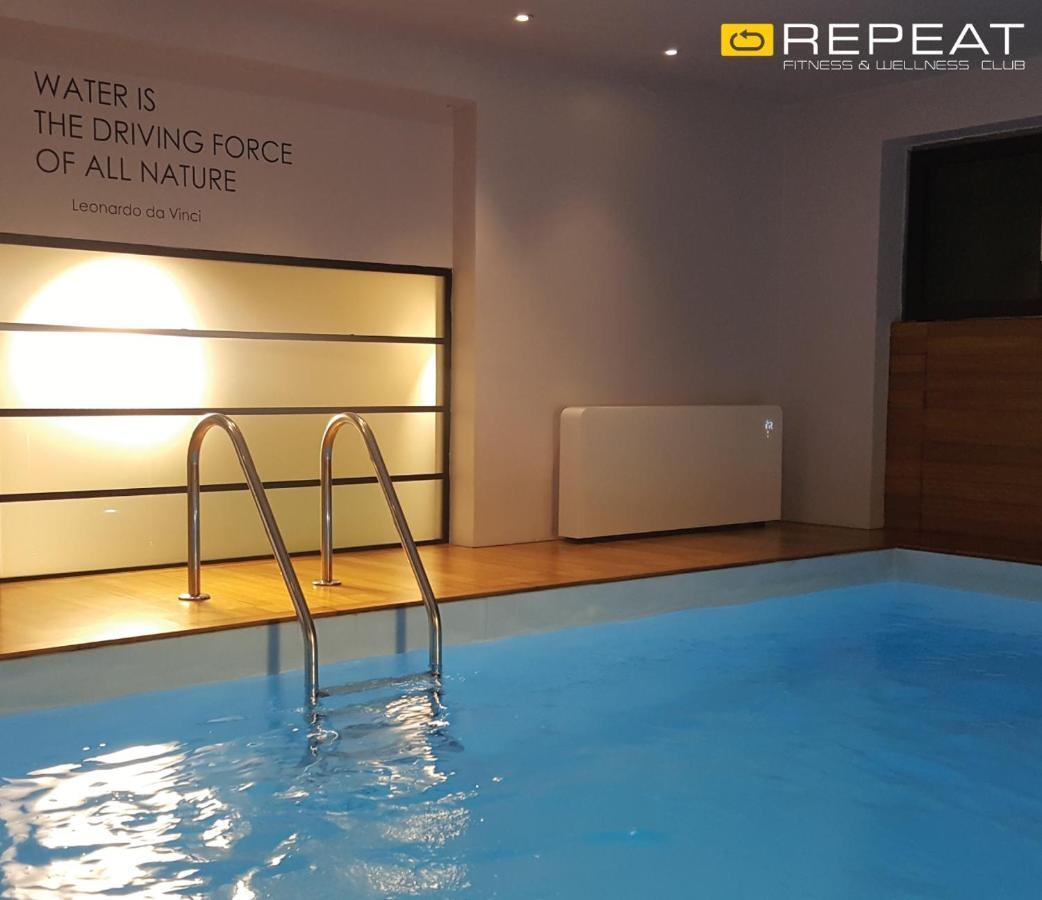 Nov Hotel Tiranë Eksteriør bilde